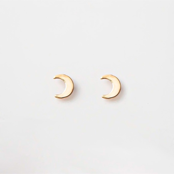 🌙Tiny Gold Crescent Moon Stud Earrings for Earlobe & Cartilage Ear Piercings - Picture 2 of 8